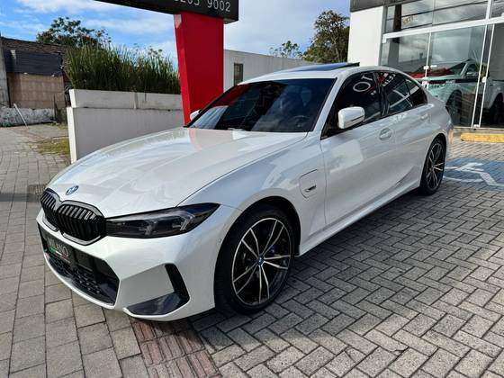 BMW 330e 2.0 16V TURBO HÍBRIDO M SPORT AUTOMÁTICO BMW 330e 2.0 16V TURBO HÍBRIDO M SPORT AUTOMÁTICO